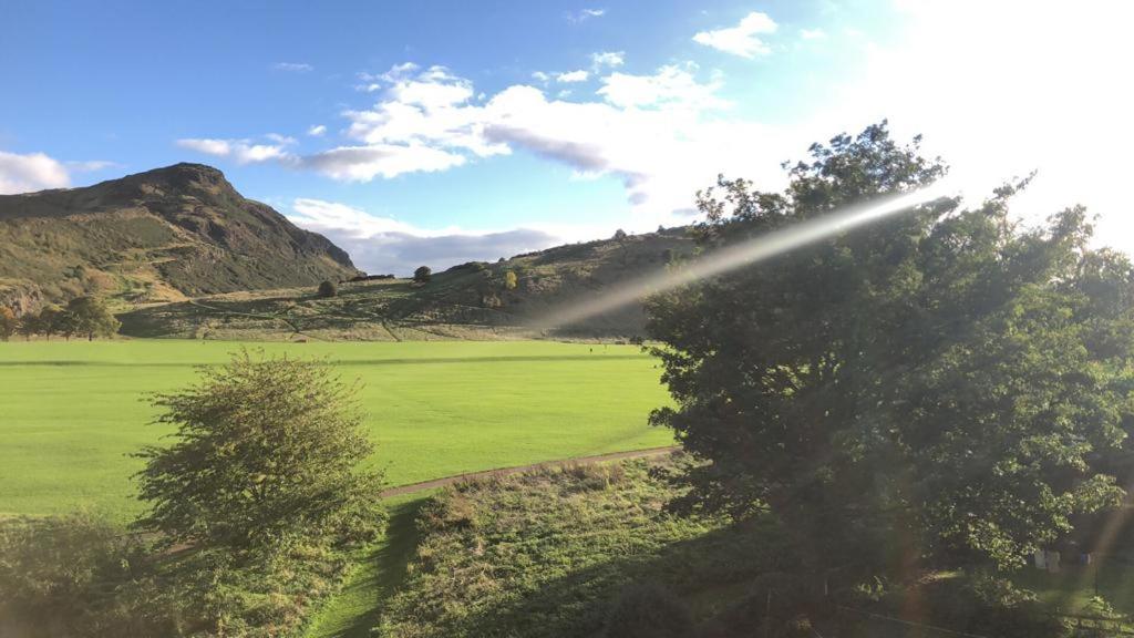 Arthur'S Seat View Единбург Екстериор снимка