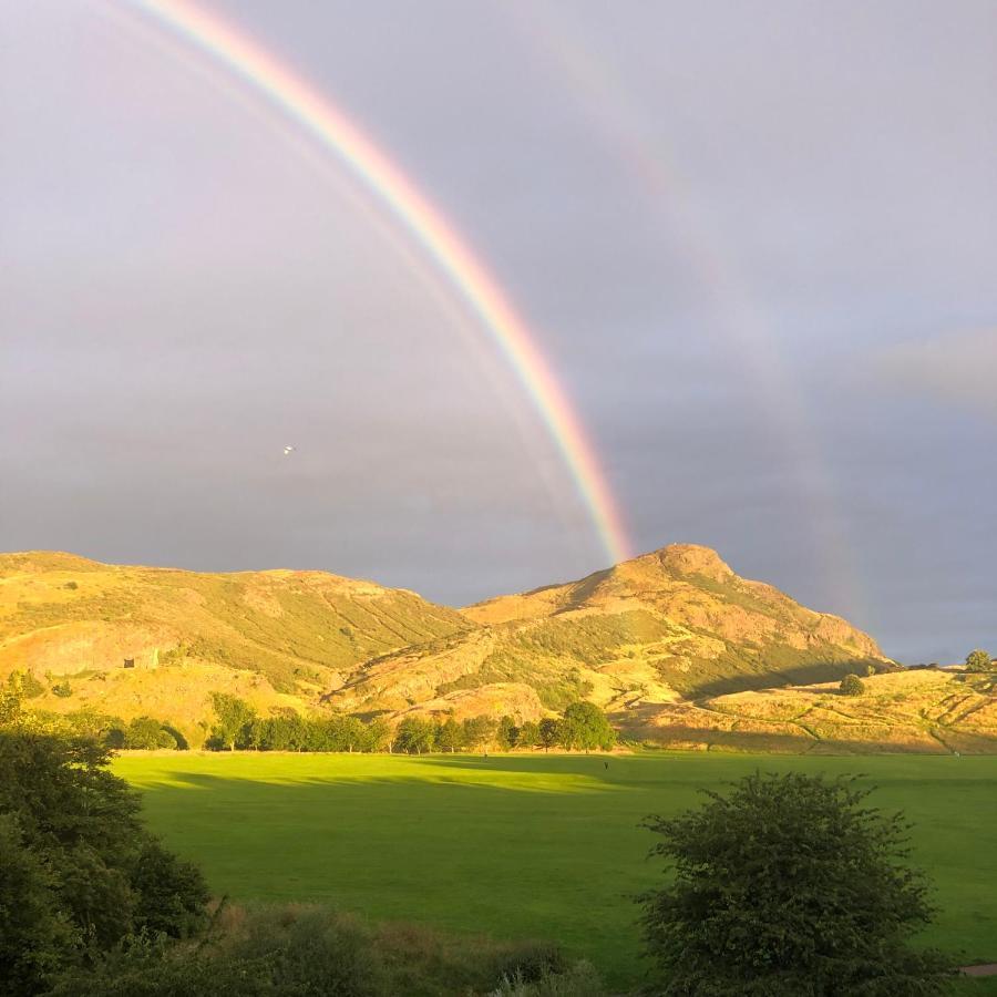 Arthur'S Seat View Единбург Екстериор снимка